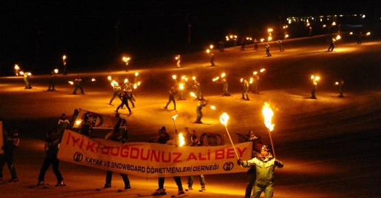 Ağaoğlu’na sürpriz doğum günü