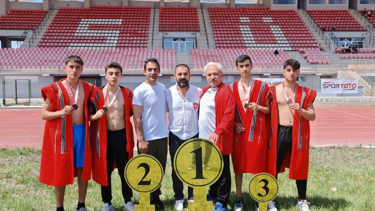 Elazığlı Güreşçilerden Gururlandıran Dereceler