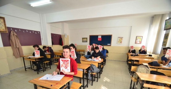 Başkan Çetin’den öğrencilere YGS hediyesi