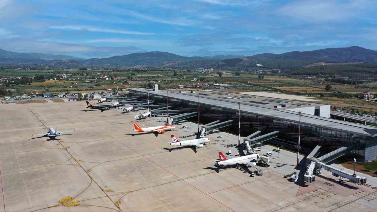 Milas-bodrum Havalimanında 4 Ayda 512 Bin Yolcuya Hizmet Verdi