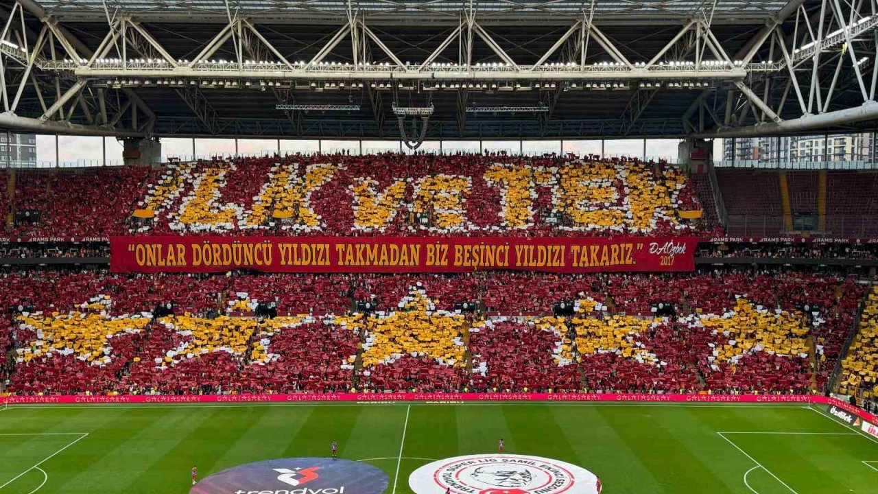 Galatasaray Taraftarından, Şampiyonluğa Özel Koreografi