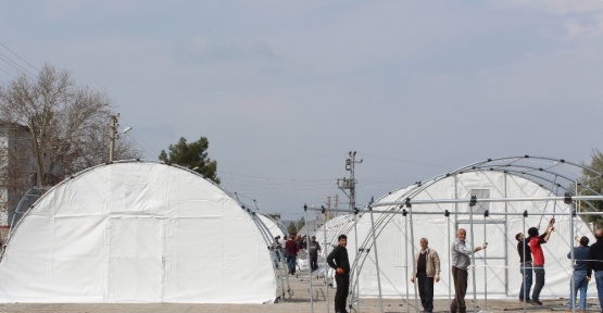 Deprem bölgesine çadır derslikler kuruldu