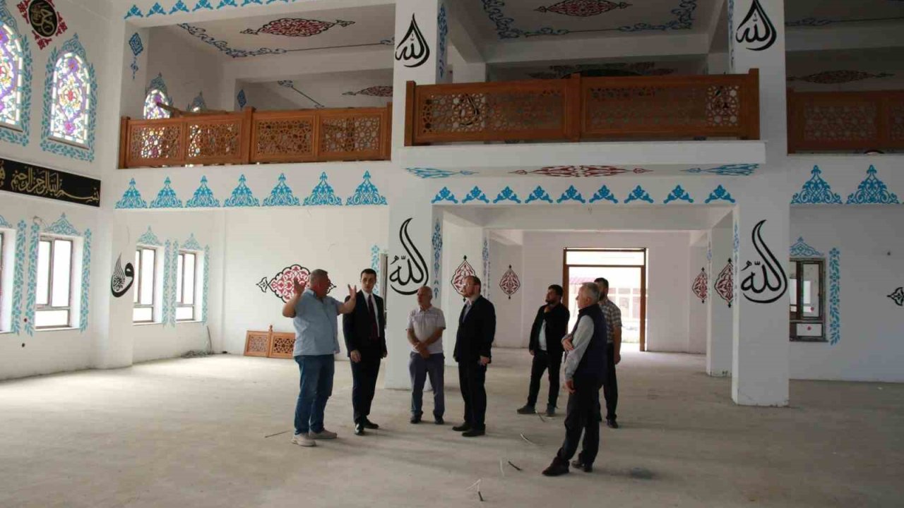 Yapımı Devam Eden Camide Son Rötuşlar