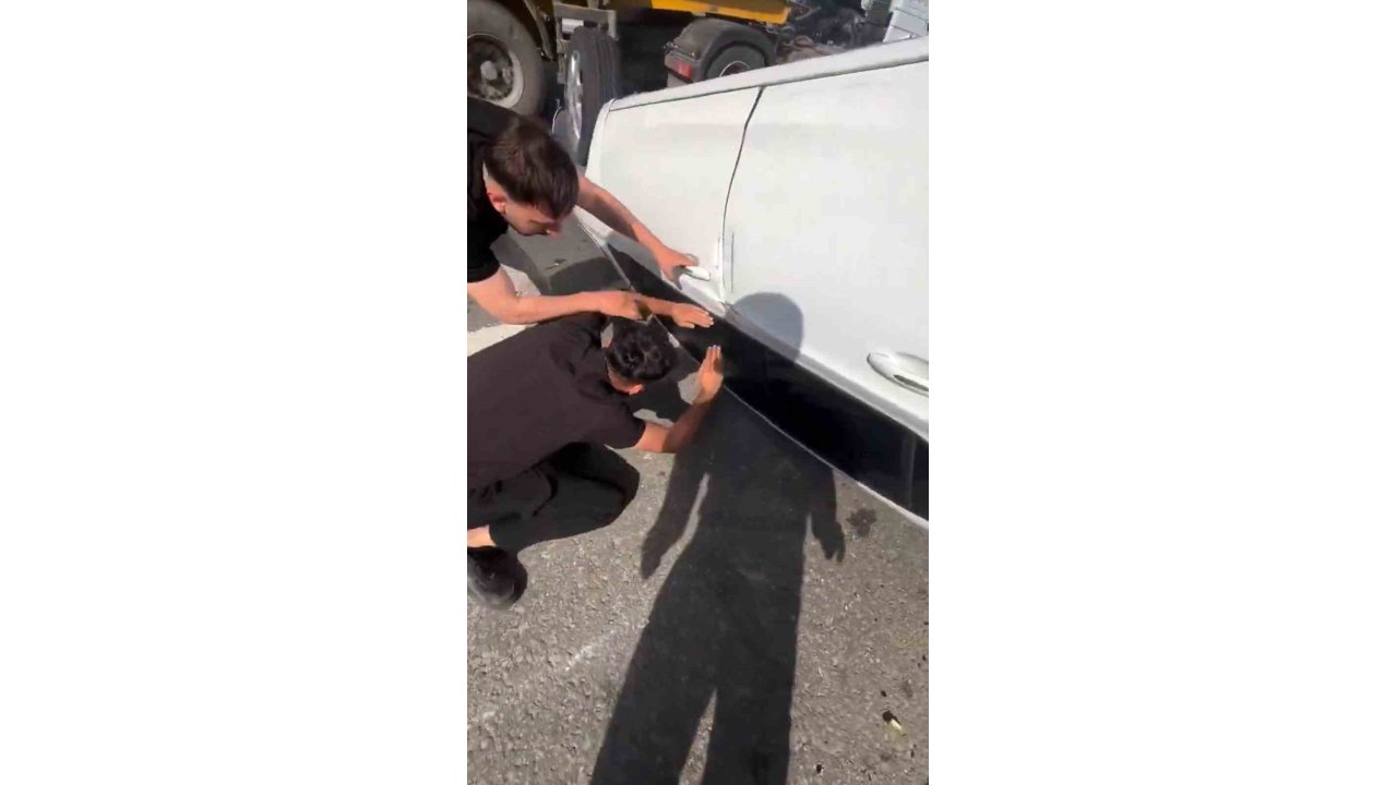 Sancaktepe’de Otomobil Takla Attı: Yaralılar, Yardıma Koşan Vatandaşa Hakaret Etti