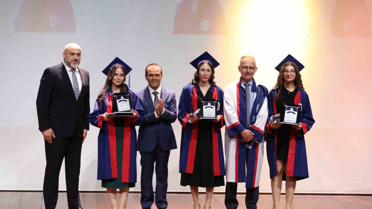 Sanko Üniversitesi’nde Mezuniyet Coşkusu