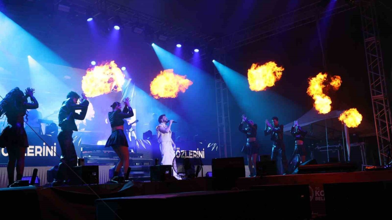 Kozan’ın Kurtuluşunun 105’nci Yılında Gençler Sefo Konseriyle Coştu