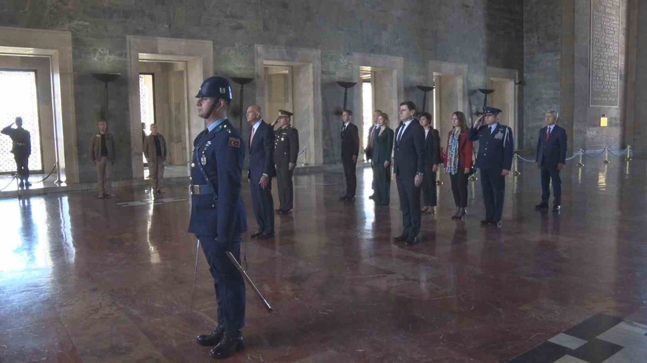 Abd’nin Yeni Ankara Büyükelçisi Barrack, Anıtkabir’i Ziyaret Etti