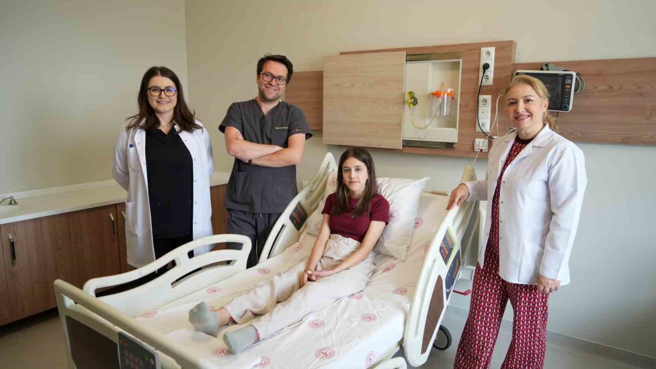 Kesilmek Üzere Olan Bacak Doktorların Dikkatli Müdahalesiyle Kurtarıldı