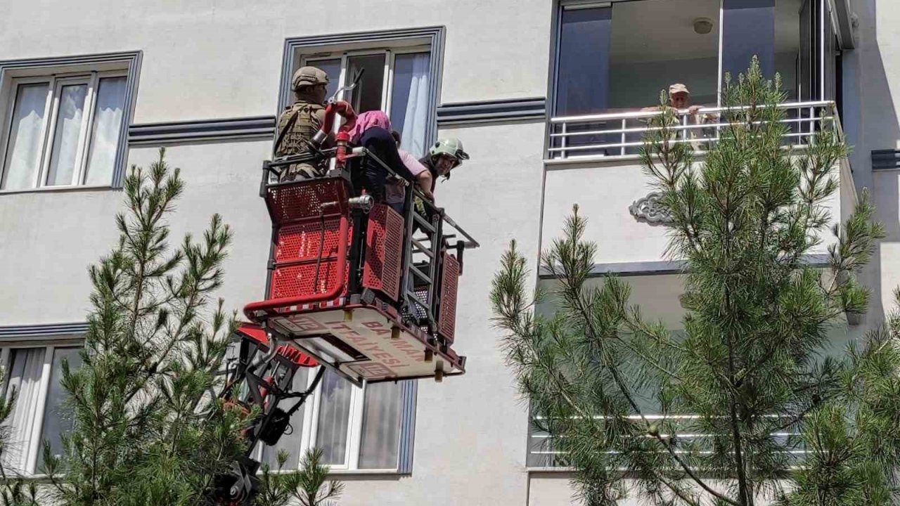 Batman’da Çocukları Tarafından Tahra İle Rehin Alınan Anne, Baba Ve Kızları Kurtarıldı