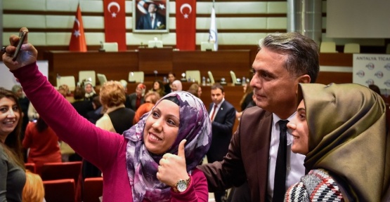 Mor Makas projesi kapsamında 180 kuaför bilgilendirildi