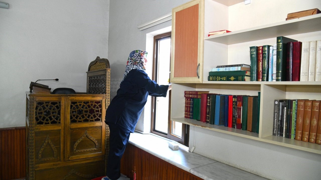 Yunusemre’de İbadethaneler Kurban Bayramı İçin Hazırlanıyor