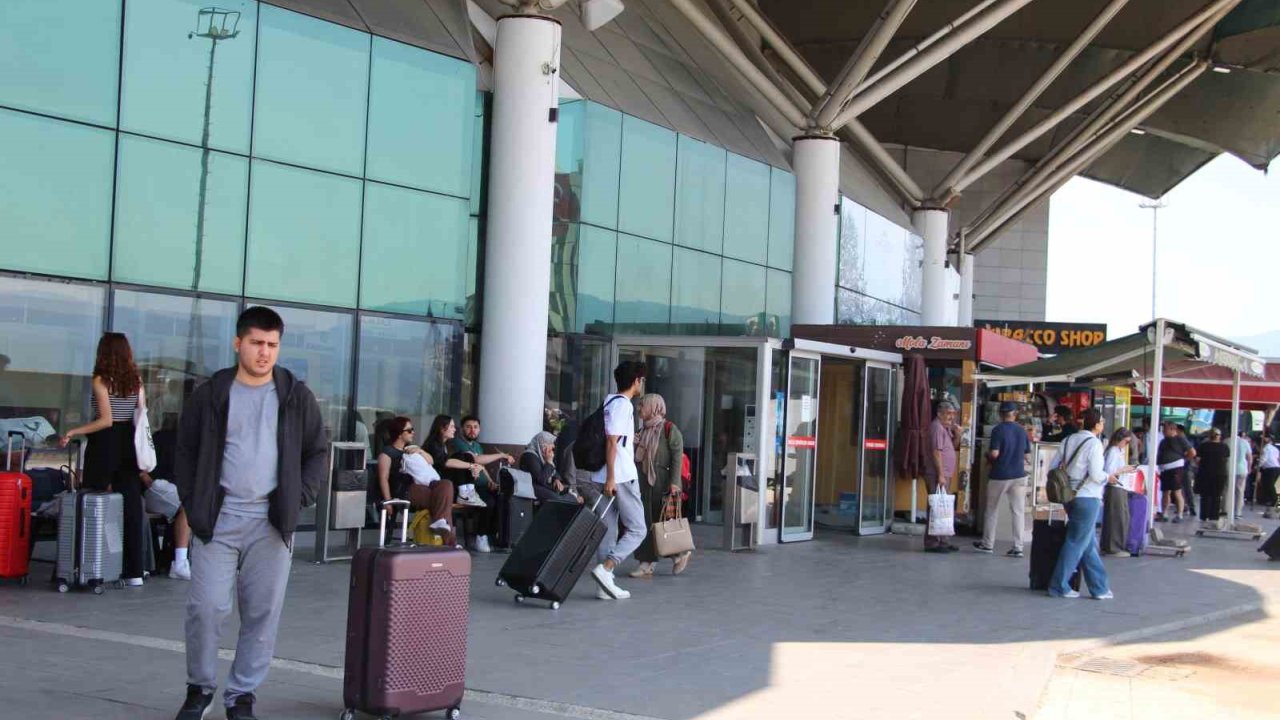 Otogarda Bayram Yoğunluğu Başladı: