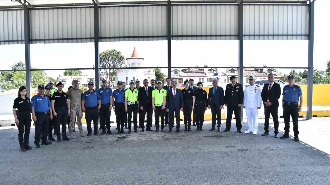 Tekirdağ Vali Vekili Güler Görev Başındaki Polislerle Bayramlaştı