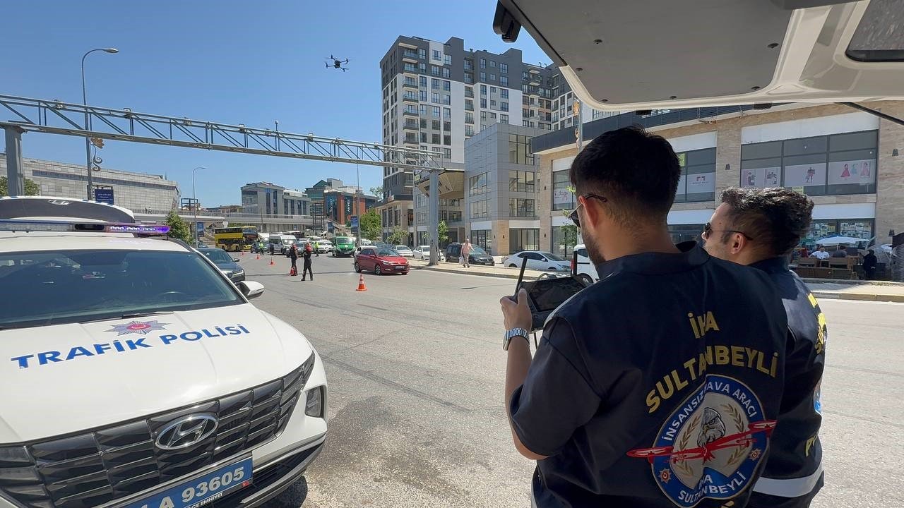 Sultanbeyli İlçe Emniyet Müdürlüğü’nden Bayram Öncesi Anlamlı Trafik Uygulaması