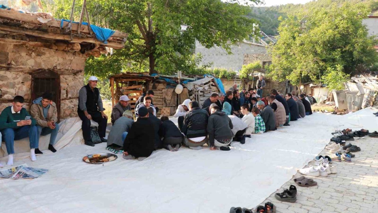 Konya’da Mahalleli Kurbana ‘Bayram Damı’ İle Başlıyor.