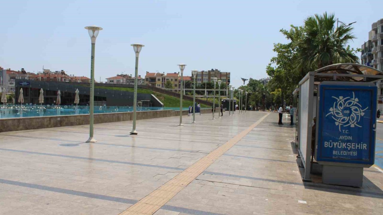 Bayramın İlk Günü Sıcak Hava İle Birlikte Sokaklar Boş Kaldı