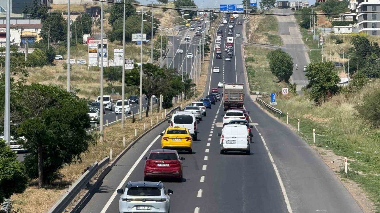 Tekirdağ-istanbul Yolunda Dönüş Yoğunluğu Başladı