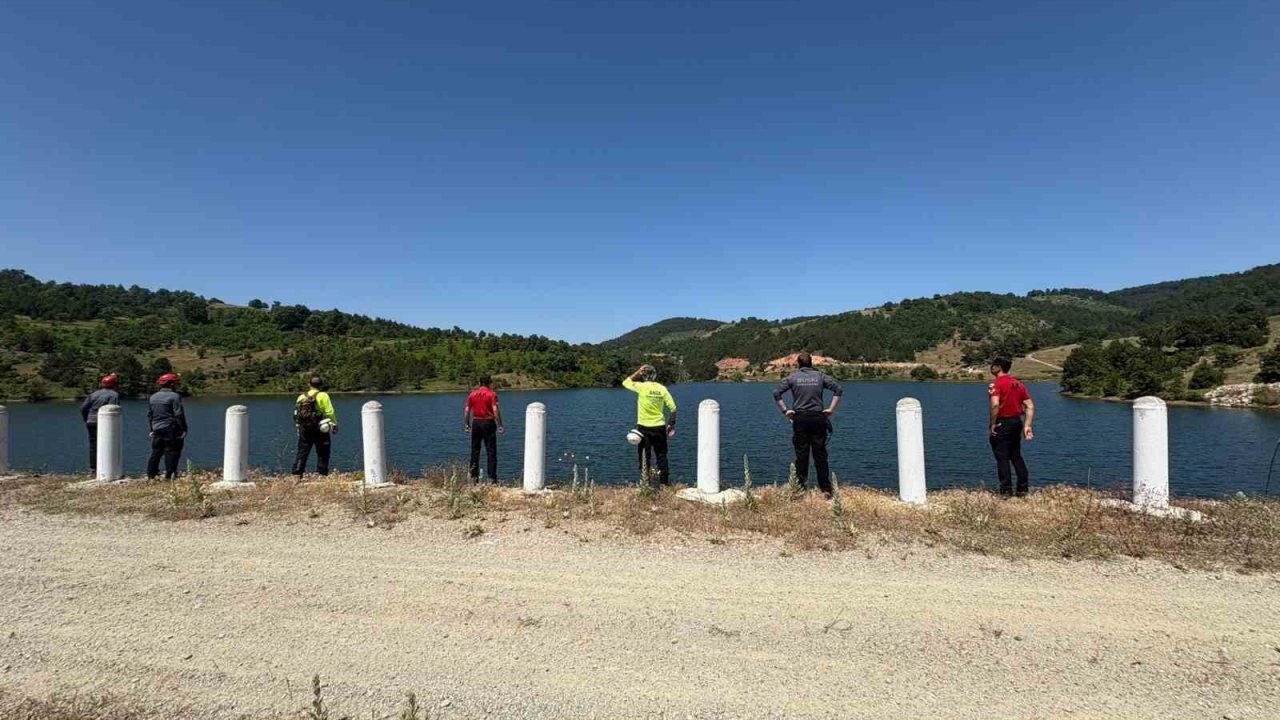 Kayıp Burak, Havadan, Karadan Ve Su Altından Aranıyor
