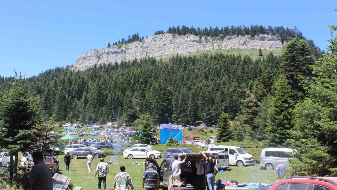 Türkeli’de Bayram Coşkusu Yaylada Yaşandı