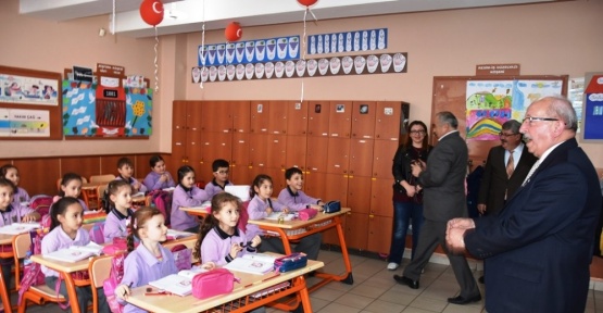 İlkokul öğrencisi davet etti, Başkan ayağına gitti