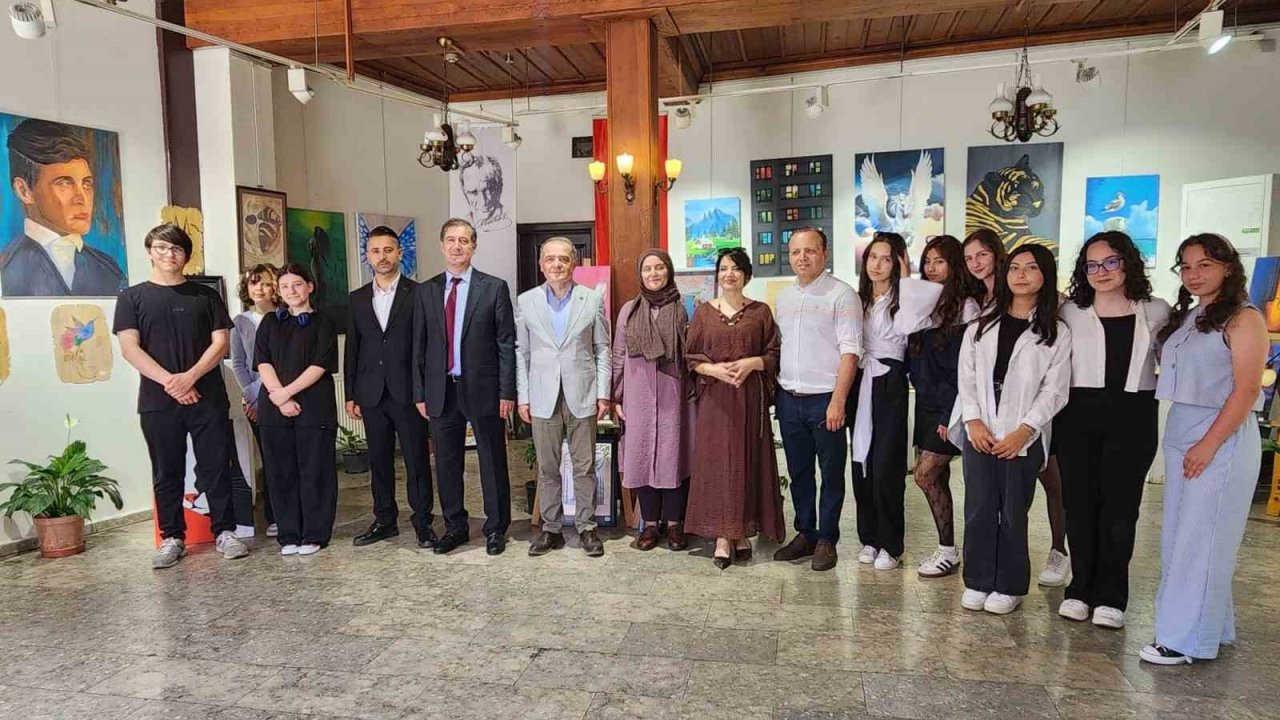 Öğrencilerin Yıl Sonu Resim Sergisi Sanatseverlerle Buluştu