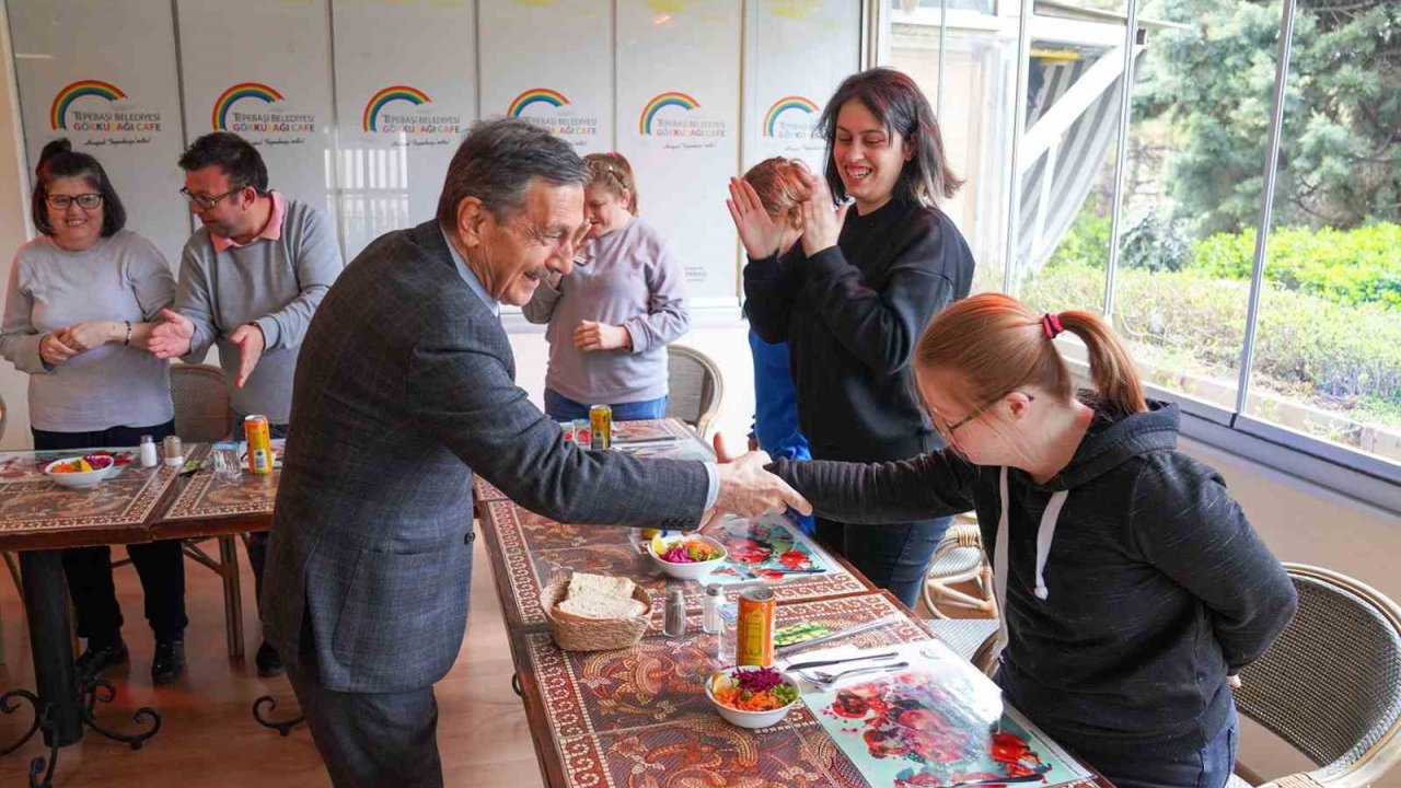 Özel Bireyler Gökkuşağı Kafe İle İş Gücüne Katılıyor