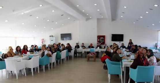 Yozgat’ta kadınlar kahvaltıda buluştu