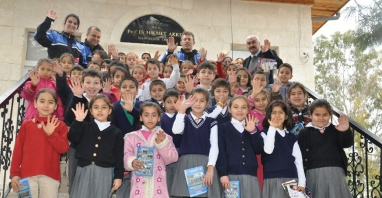 Mersin’de öğrenciler güvenli internet konusunda bilgilendirildi