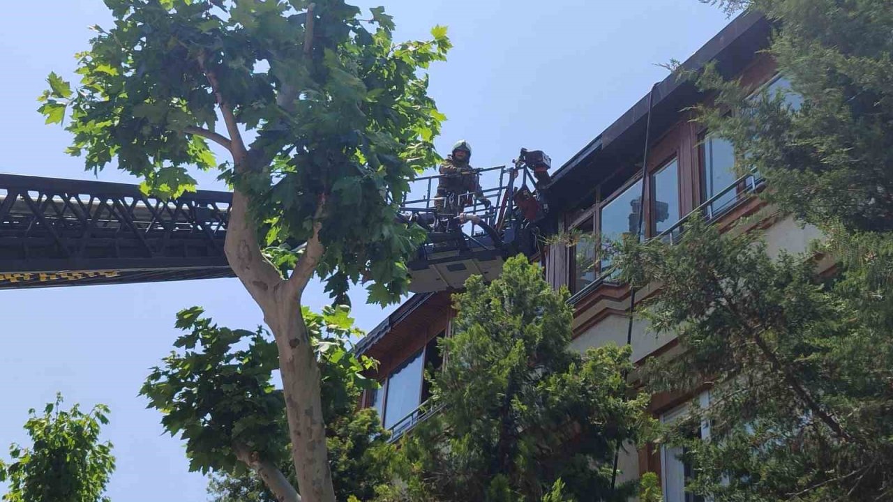 Bakırköy’de Korkutan Yangın