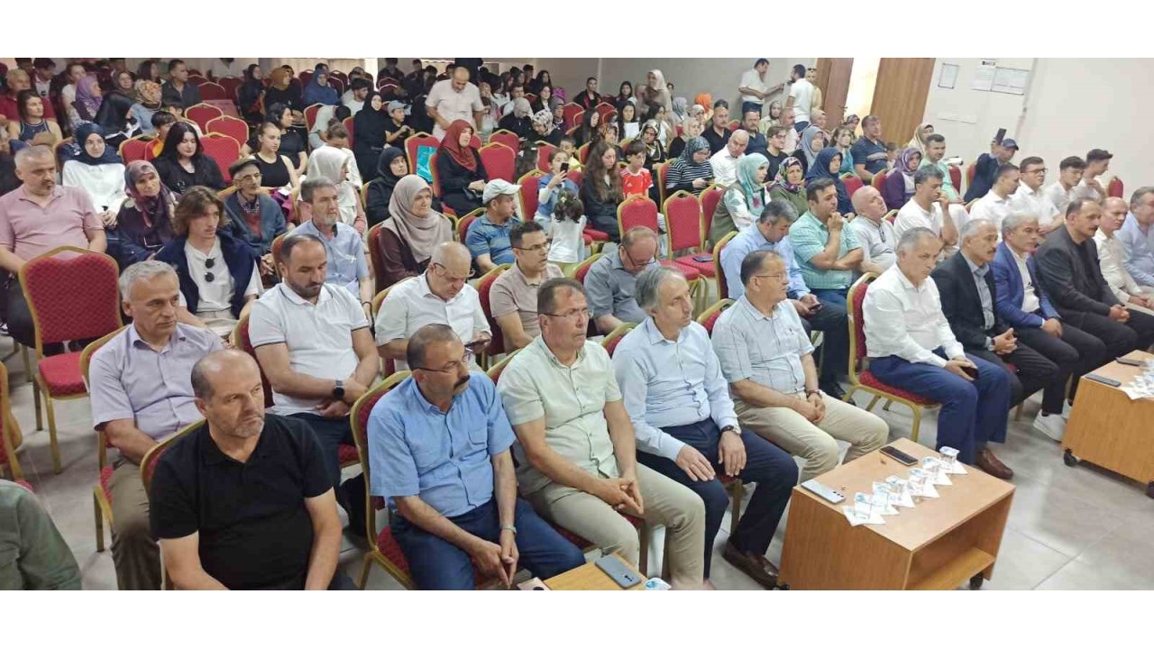 Devrek’te İmam Hatiplilerden Mezuniyet Sevinci