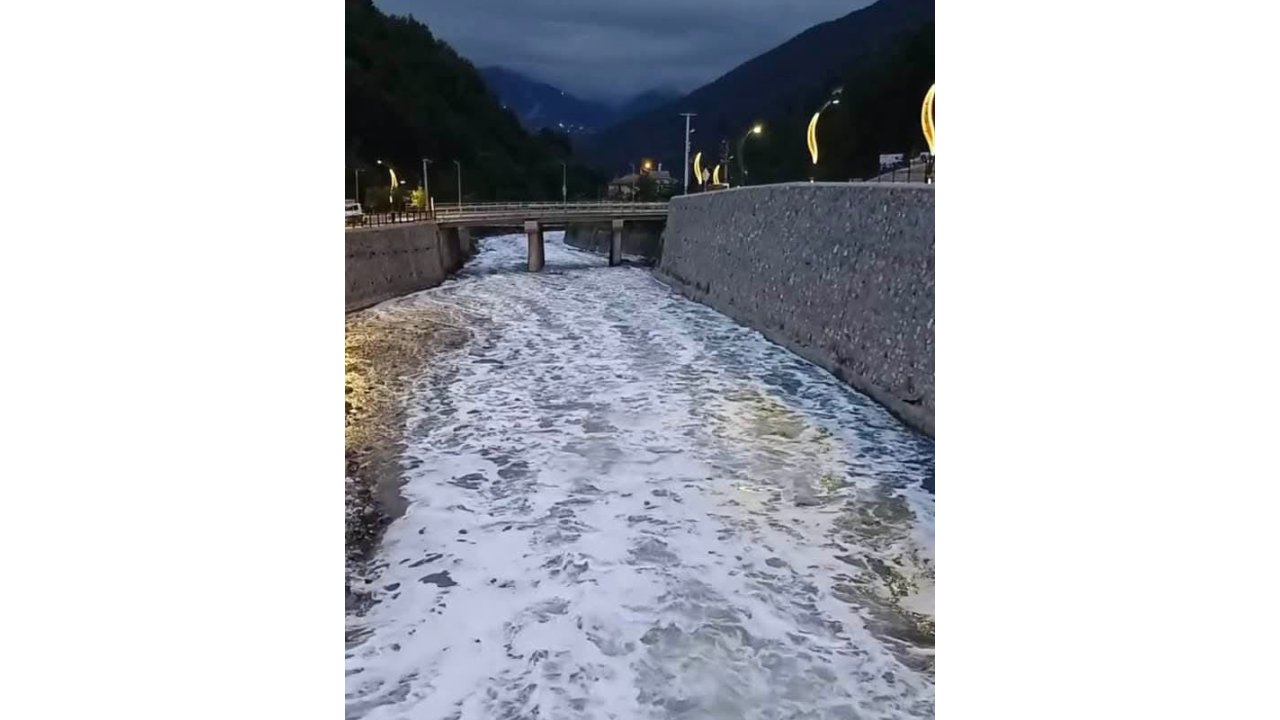 Aksu Deresi’nde Kimyasal Atık Şüphesi