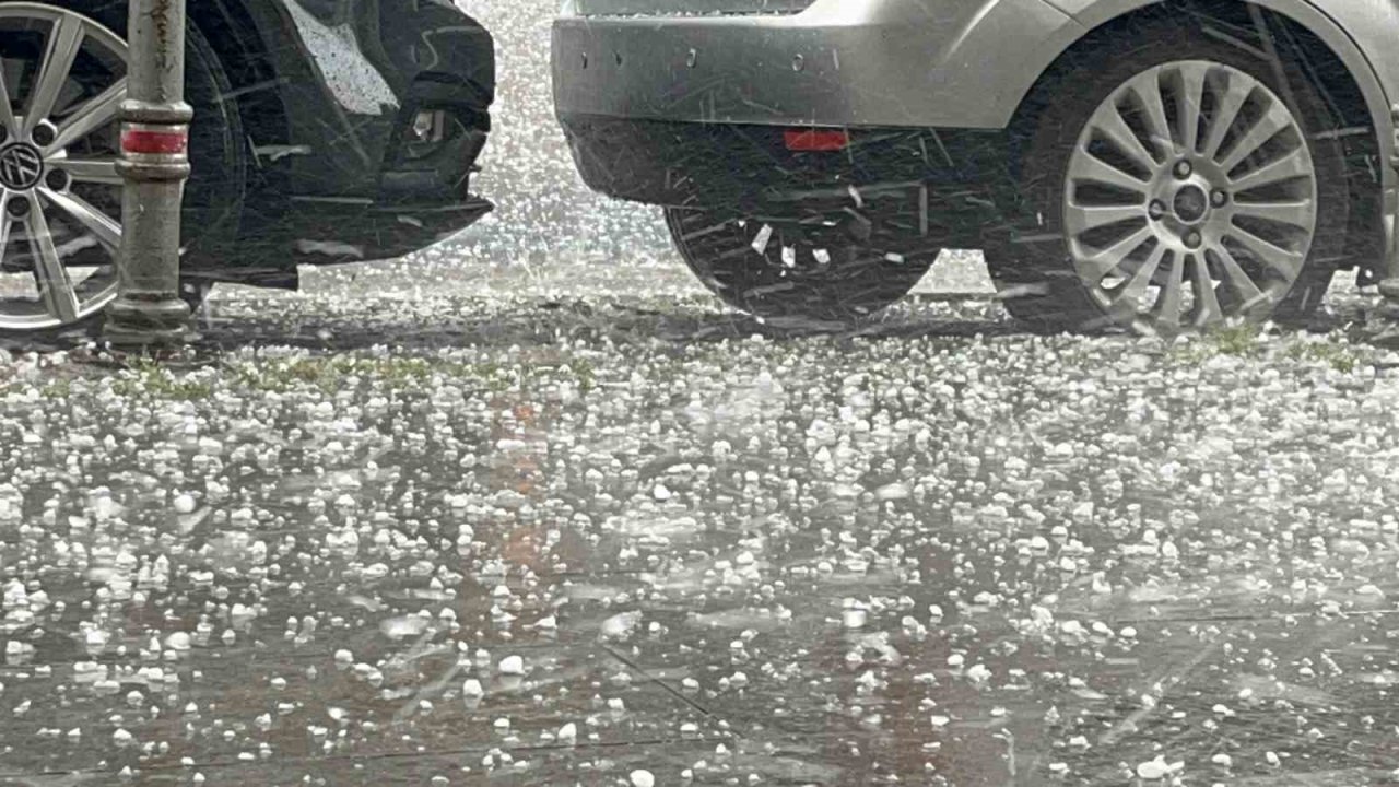 Konya’da Dolu Ve Sağanak Yağış Etkili Oldu