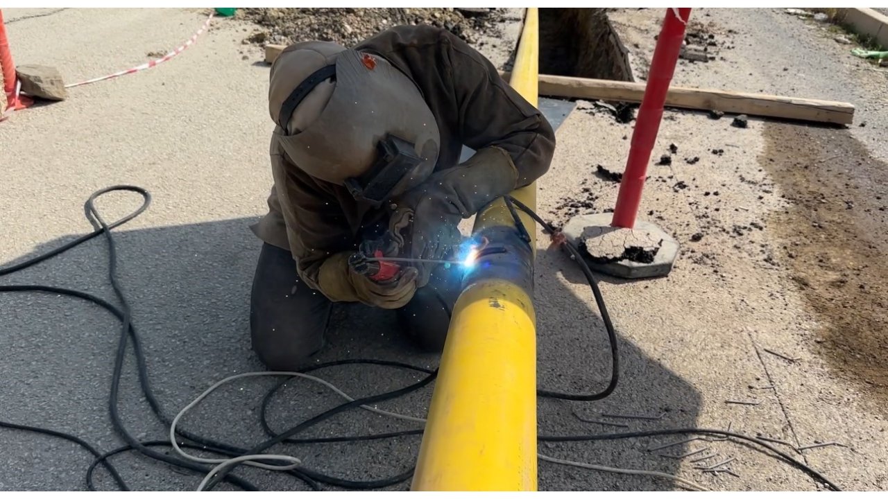 Yüksekova Pizok Evlerine Doğalgaz Hattı Çekilmeye Başladı