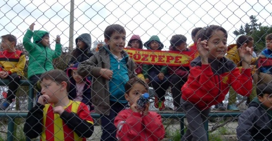 Anneler yeşil sahaya indi