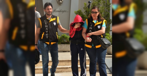 Üvey babasını öldüren genç kız beraat etti