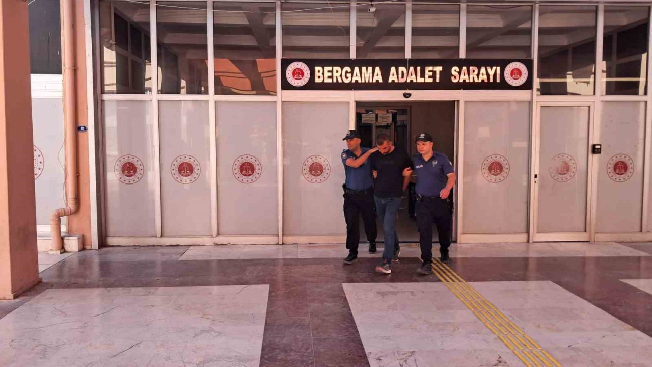 Uyuşturucu Tacirleri Motosikletli Polislere Yakalandı