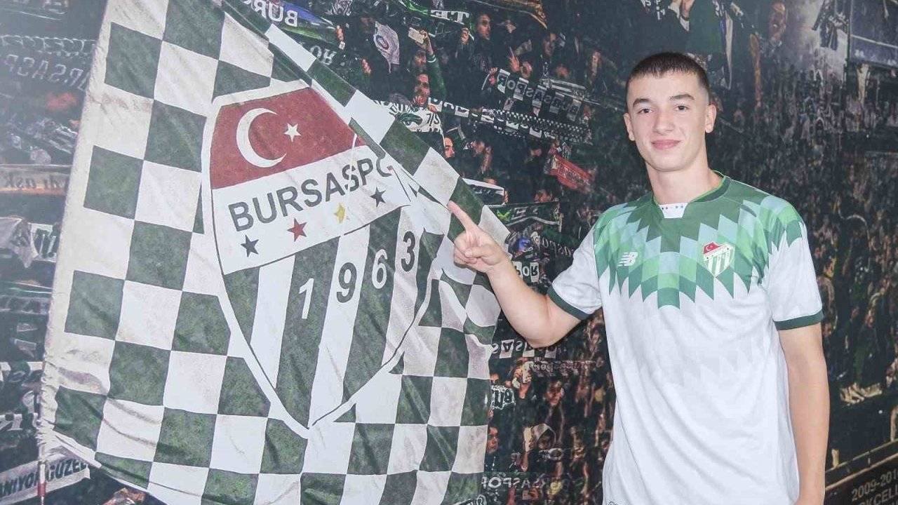 Bursaspor’da İki İç Transfer Tamamlandı