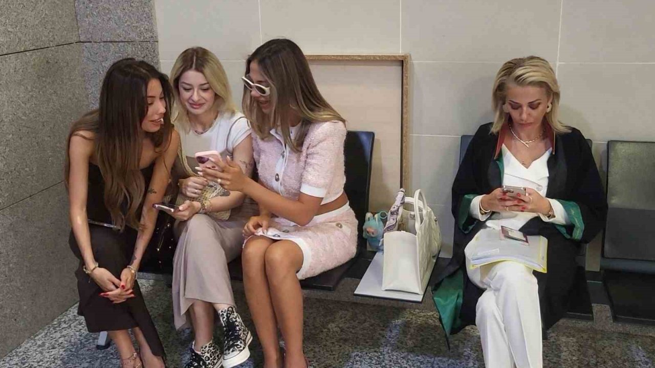 14 Şubat Paylaşımı Yapmıştı: Fenomen Merve Taşkın Müstehcen Yayınlara Aracılık Ettiği İddiasıyla Hakim Karşısında