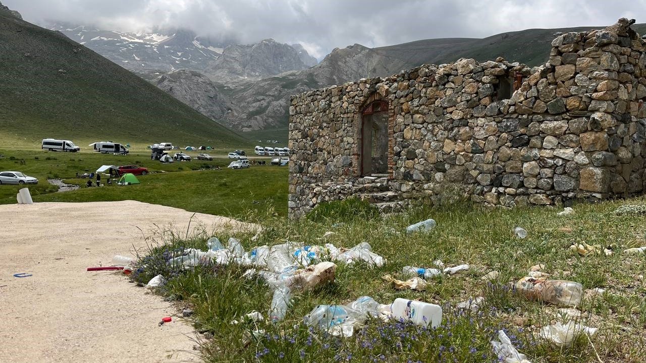 Niğde’nin ’doğal Cenneti’ Karagöl Ve Çini Göl Alarm Veriyor