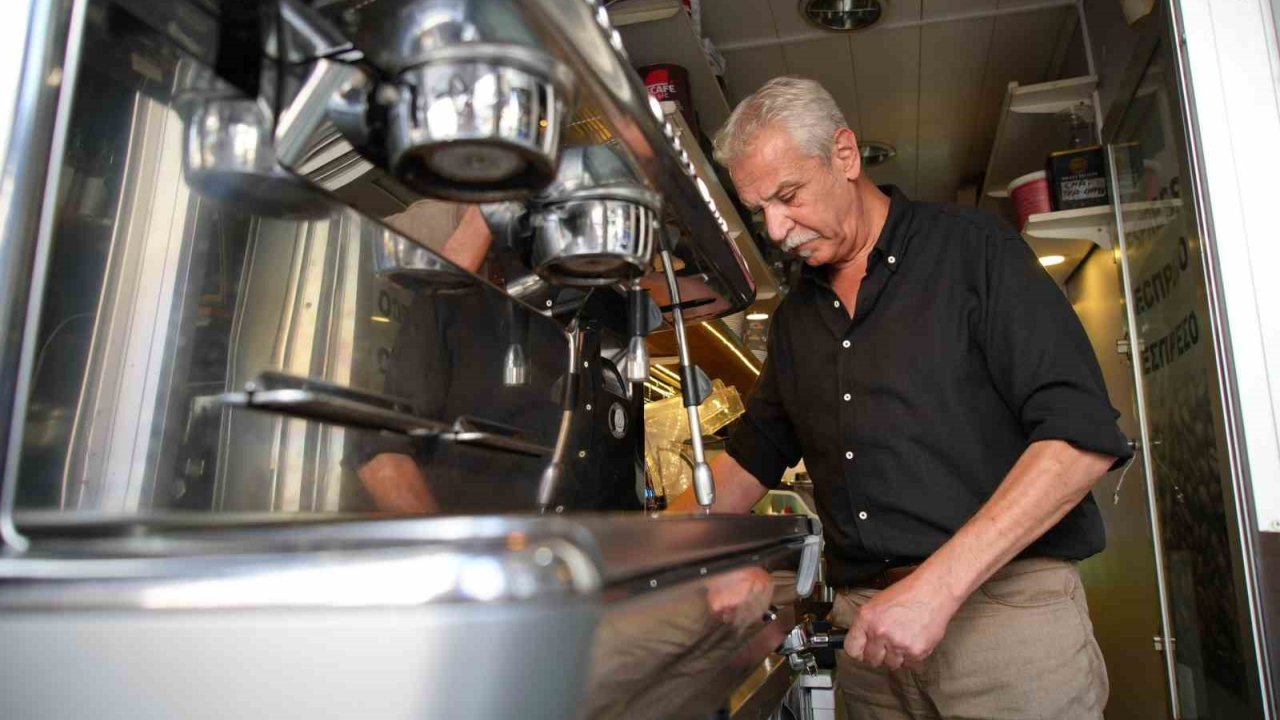 Edirne’de Kafe İşletmecisinin Duyarlılığı, Yaşlı Kadını Dolandırılmaktan Kurtardı