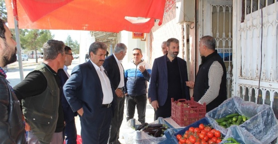 AK Parti heyeti depremzedeleri yalnız bırakmıyor