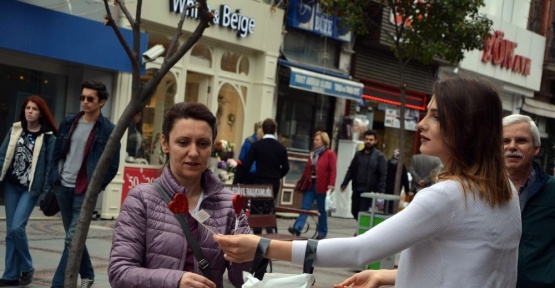 8 Mart’ta da siyah-beyaz aşk