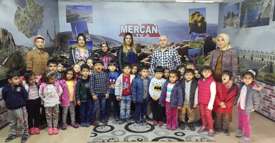 Minik öğrencilerden Mercan Tv’ye ziyaret