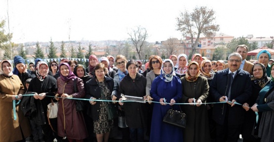 Altındağlı kadınlar yeteneklerini resme yansıttı