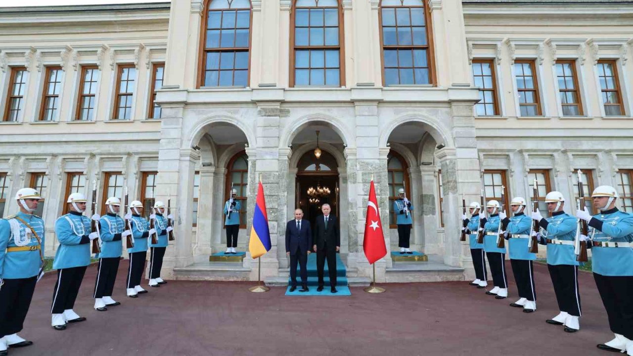 Cumhurbaşkanı Erdoğan, Ermenistan Başbakanı Paşinyan’ı Kabul Etti