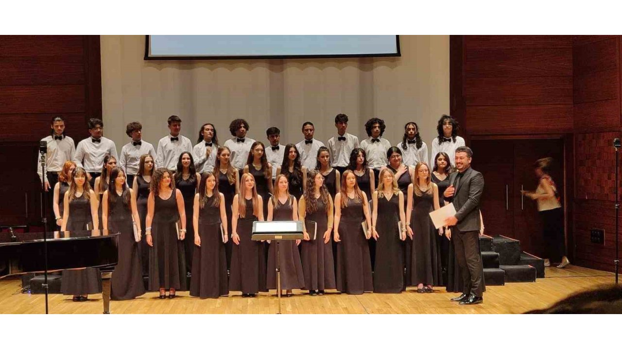 Zeki Müren Gsl Korosu İzmir’de Uluslararası Başarıya İmza Attı