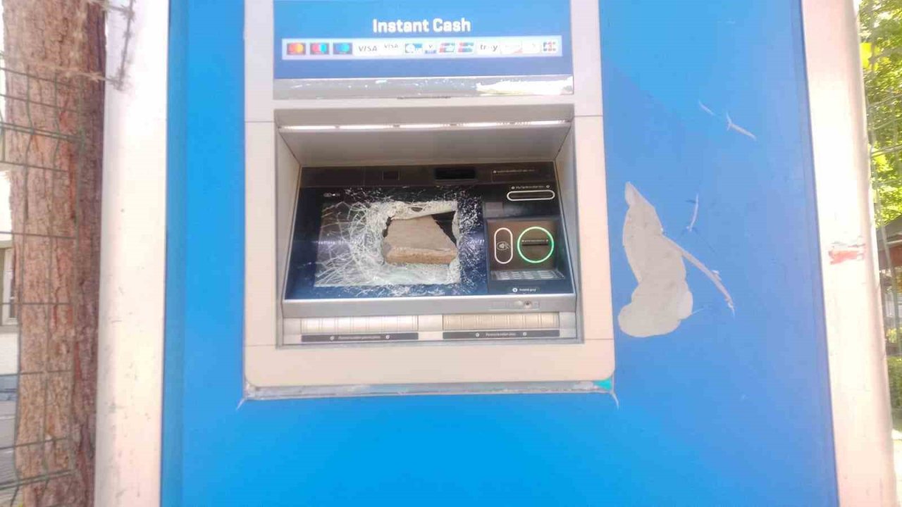 Diyarbakır’da Aynı Atm Bir Ay İçerisinde Üç Kez Parçalandı