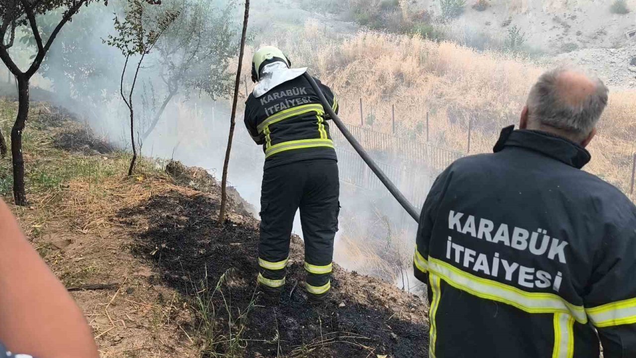 Otluk Alanda Çıkan Örtü Yangını Büyümeden Söndürüldü