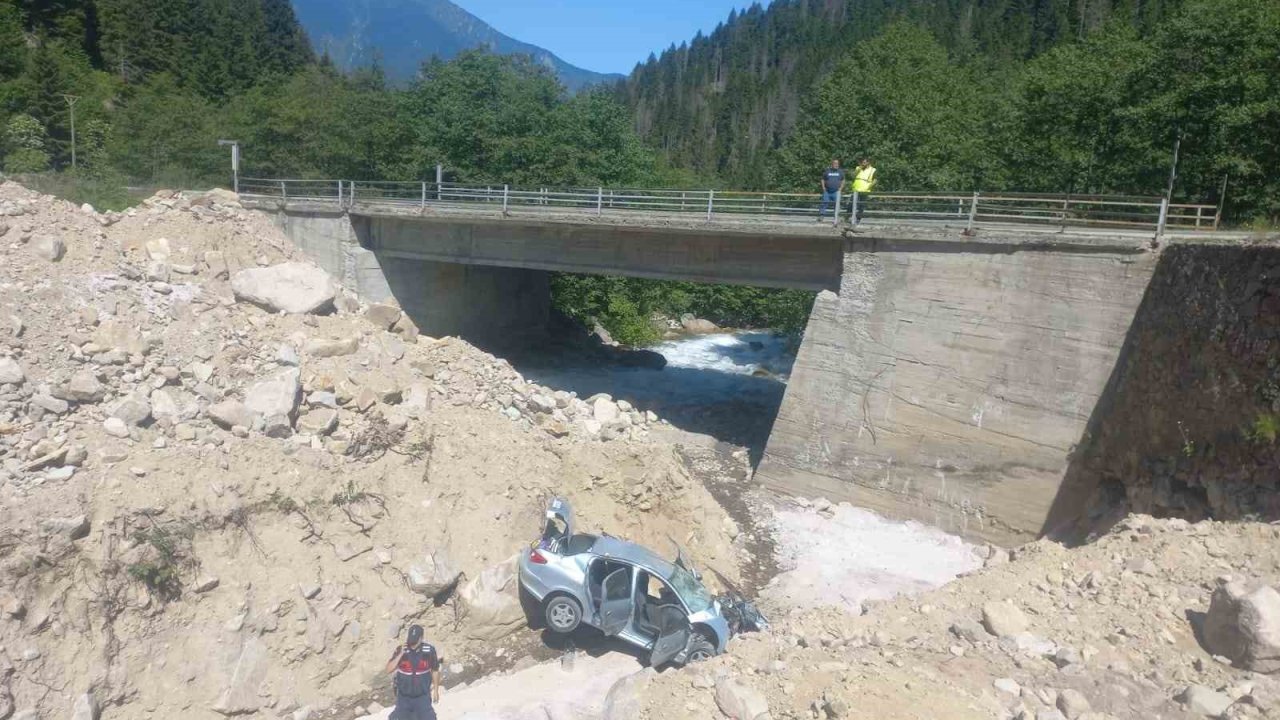 Rize’deki Kazada 2’si Çocuk 5 Kişi Yaralandı