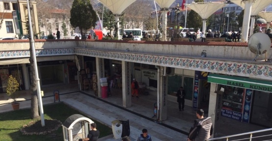 29 yıllık yeraltı çarşısı eski günlerini arıyor